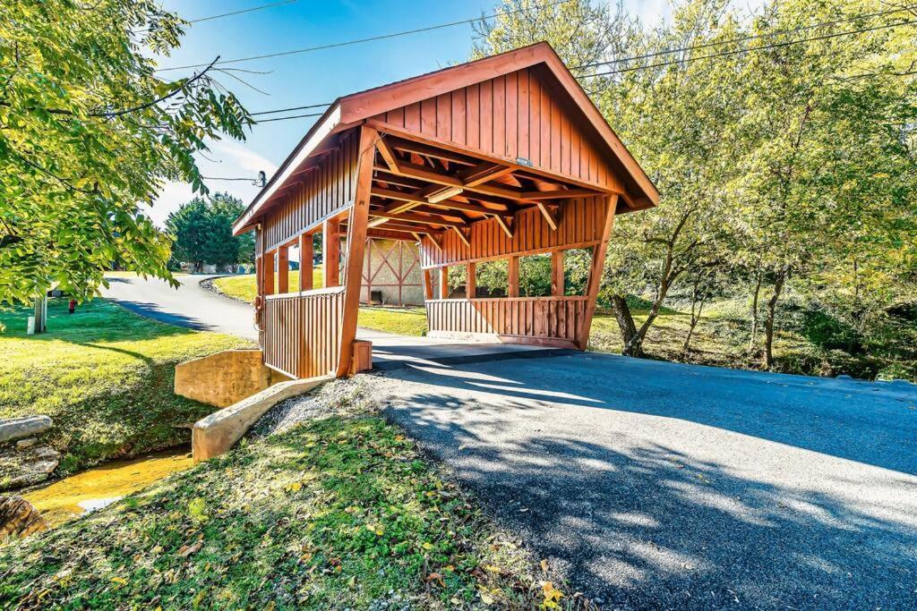 Cabin With New Hot Tub, Near Dollywood .2Bd.2Ba.Sleeps6.Bbq Sevierville Exteriör bild