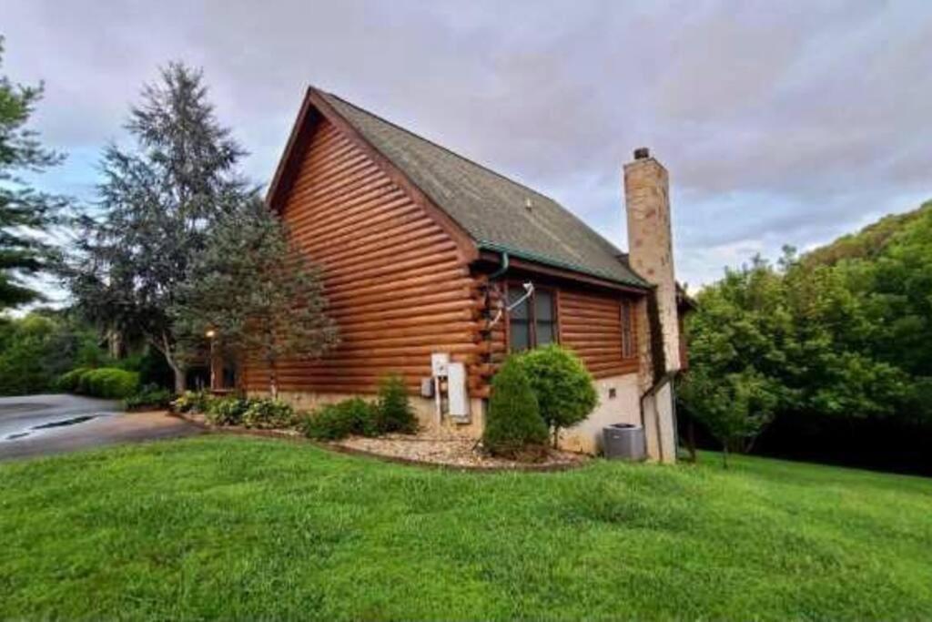 Cabin With New Hot Tub, Near Dollywood .2Bd.2Ba.Sleeps6.Bbq Sevierville Exteriör bild